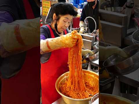 줄서서 먹는 비빔국수 / spicy kimchi bibim noodle - korean street food